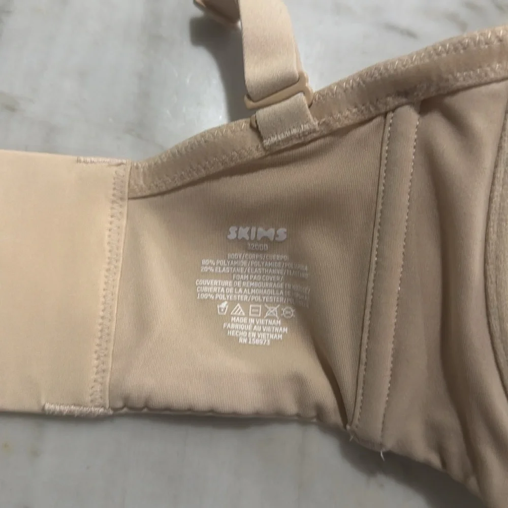 SKIMS NWT Ultimate Collection Strapless Bra - Sand 32DDD - Picture 5 of 7